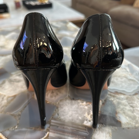 Prada Black Patent Heels in EXCELLENT CONDITION! 36.5 - Picture 5 of 9